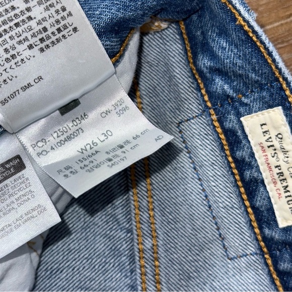 Levi’s 501 jeans Premium Women’s Medium Wash Distressed Tapered High Rise 90s - Picture 9 of 14